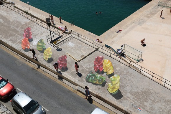 Puerto Marsamxett en Malta (Imagen via 3d street art by Leon Keer en Facebook).