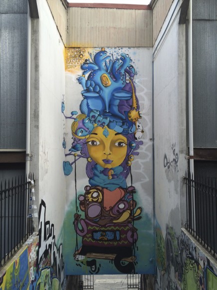 Mural en Cerro Alegre, Valparaíso, junto a Sammy Espinoza y Zanart.Cortesía de Cines.