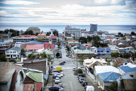 Vista del centro de Punta Arenas desde el Cerro de la Cruz © Christopher.Michel. vía Flickr.