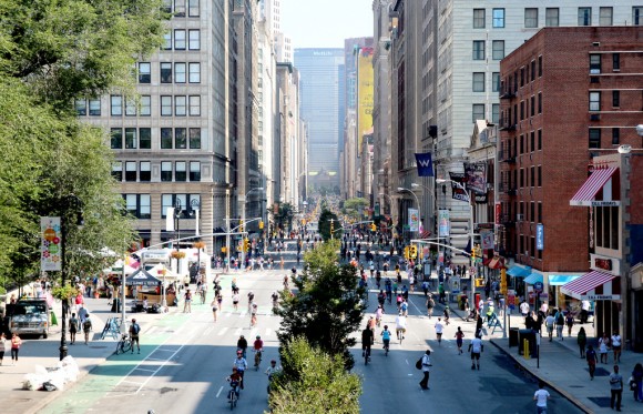Programa "Summer Streets", realizado en 2011 en Nueva York. © NYCDOT, vía Flickr.