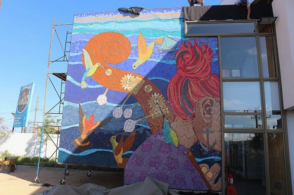 Mural "Polen Musical" en Centro Cultural San Antonio. Cortesía Valeria Merino.
