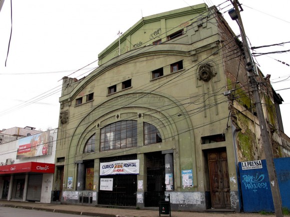 Teatro Victoria, Curicó. © RL GNZLZ, vía Flickr.