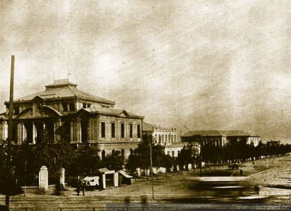 Vista panorámica del Instituto de Higiene hacia 1910. Colección Biblioteca Nacional de Chile. Disponible para descarga en Memoria Chilena.