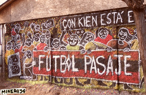 Mural en La Pintana, para la escuela popular de cine 2015. Cortesía de Minero34
