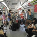 Musicos callejeros Metro de Santiago