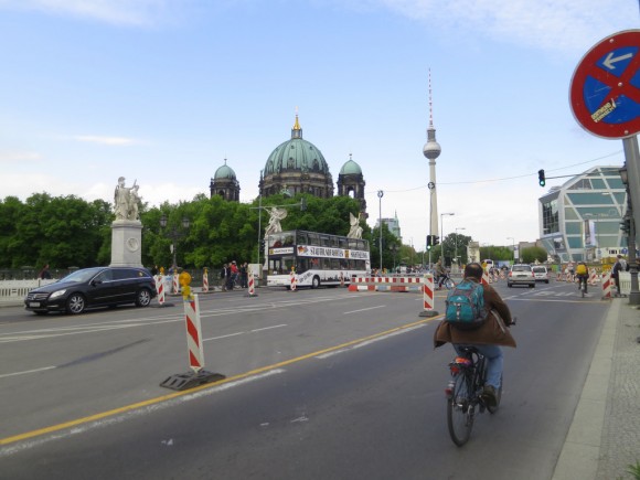 Berlin Unter den Linden Flickr Usuario Alper Çuğun Licencia CC BY 2.0