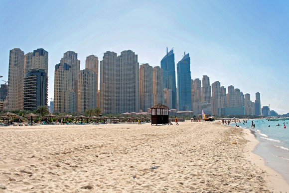 Playa Jumeirah, Dubai. © Wikimedia Commons Usuario: pe-sa. Licencia: CC BY 3.0