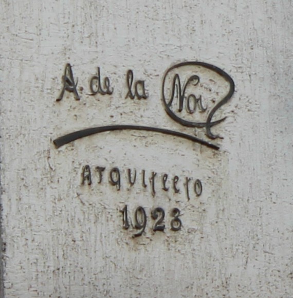 José Domingo Cañas Nº 901. Firma del arquitecto Alejandro de la Noi, 1928. © Andrés Morales Zambra