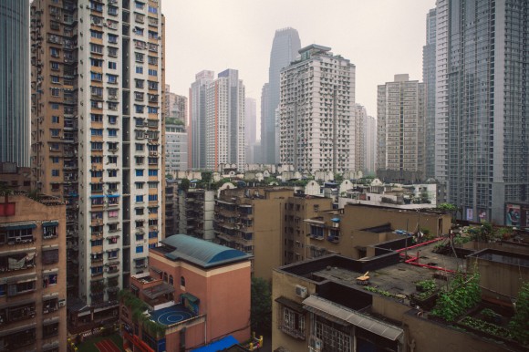Yuzhong, distrito central de Chongqing (China), una megápolis símbolo del rápido proceso de urbanización del Sur Global, y en especial, de China. Image © Flickr usuario: Tauno Tõhk / 陶诺, bajo licencia CC BY-SA 2.0
