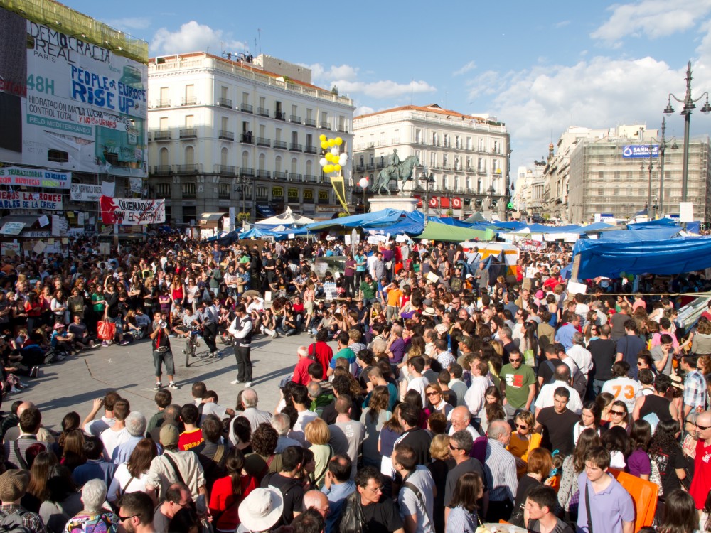 Protestas_Puerta_del_Sol_-_Madrid wiki
