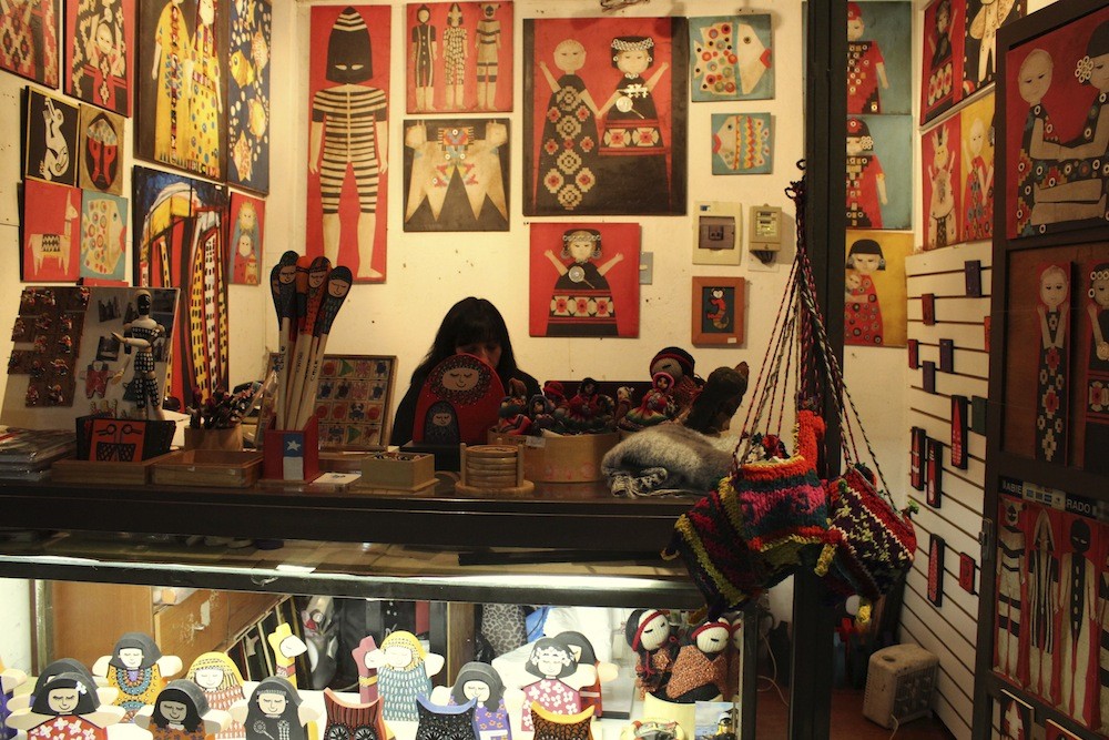 Artesanías con motivos de pueblos precolombinos. © Plataforma Urbana.