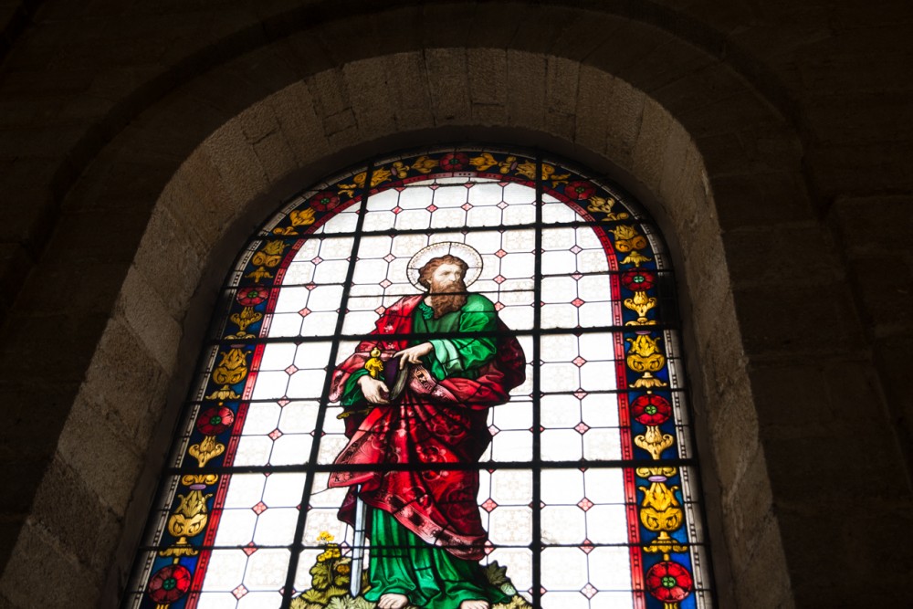Uno de los vitrales al interior de la Catedral.