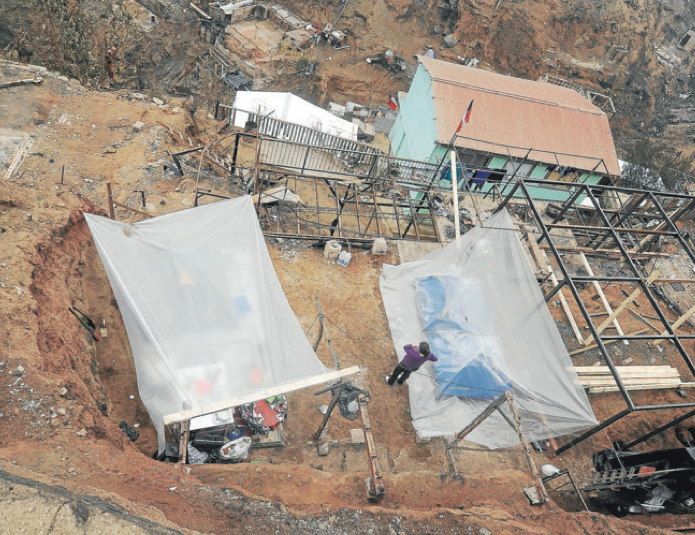 Reconstrucción en quebradas de Valparaíso