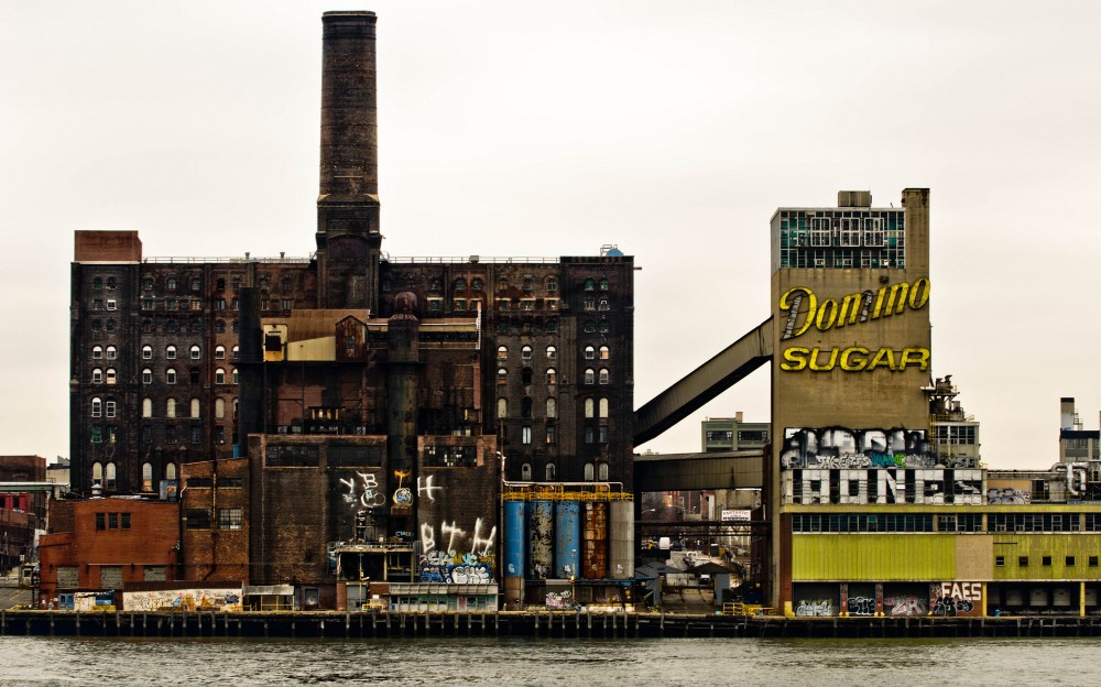 Instalaciones de Domino Sugar Factory. Image © asf_nyc [Flickr]