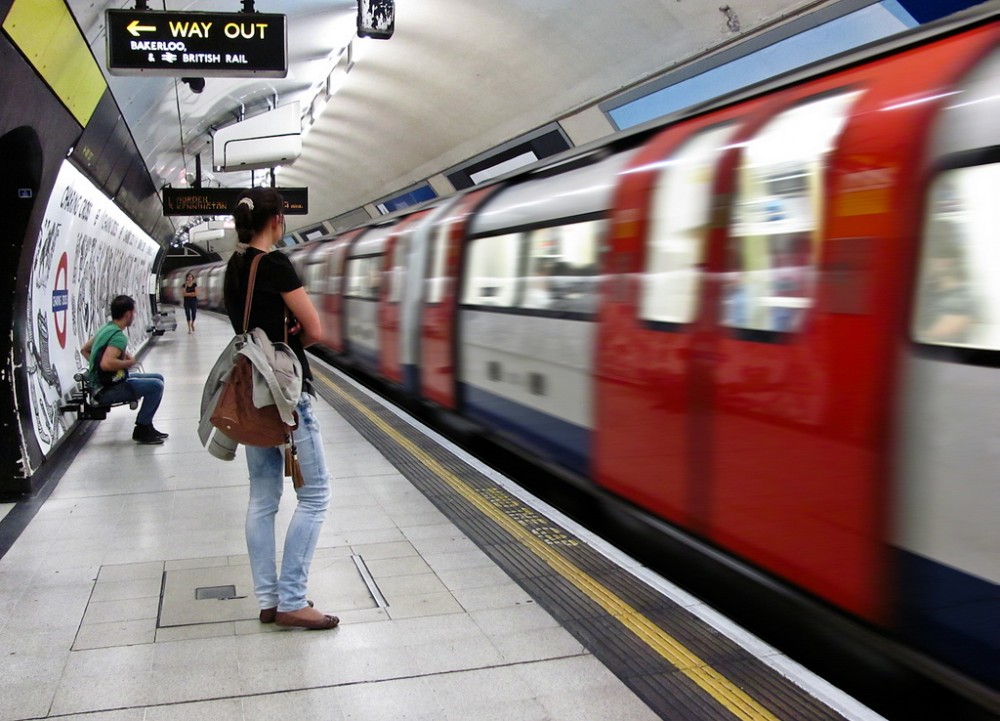 Metro de Londres, Reino Unido. © Claire Brownlow, vía Flickr.