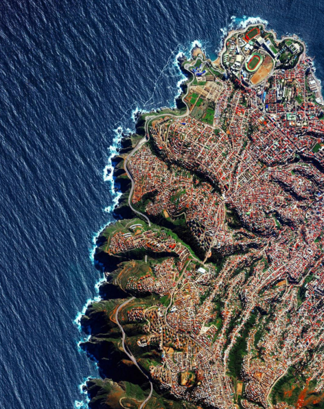 Playa ancha, Valparaíso. © Daily Overview (vía Instagram).