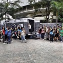 Cabina fotográfica del projeto Inside Out en Rio de Janeiro. Imagen © JR, vía Facebook del artista
