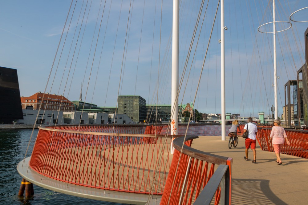 Puente Cirkelbroen, Copenhague © Flickr Usuario Infomastern. Licencia CC BY-SA 2.0