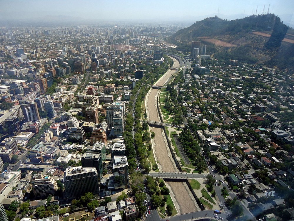 Rio Mapocho, Santiago. © Wikimedia Commons usuario: Alvareznelson. Licencia CC BY-SA 4.0